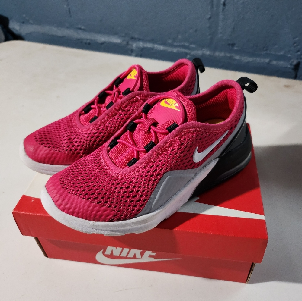 Nike Air Max Motion 2 Kids Sneakers